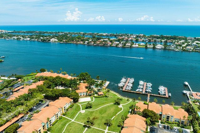 135 Yacht Club Way 305, Hypoluxo, FL 33462