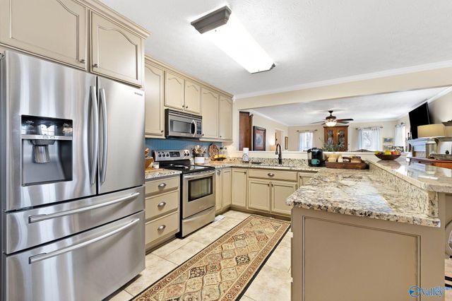 2209 Springdale Drive SW, Hartselle, AL 35640