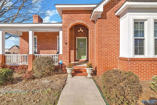 2209 Springdale Drive SW, Hartselle, AL 35640