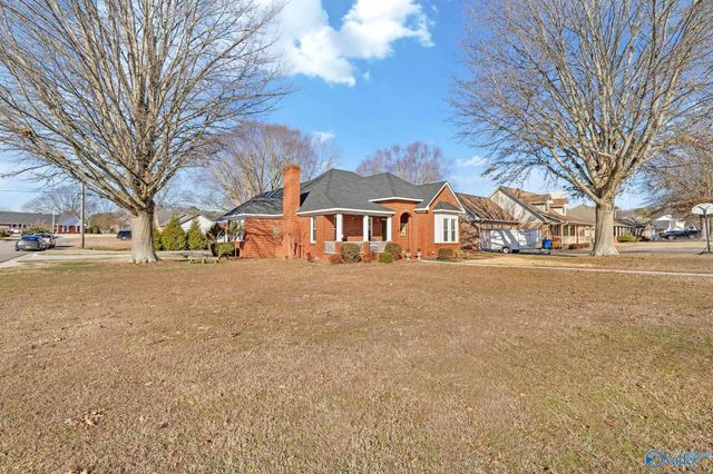 2209 Springdale Drive SW, Hartselle, AL 35640