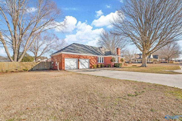 2209 Springdale Drive SW, Hartselle, AL 35640