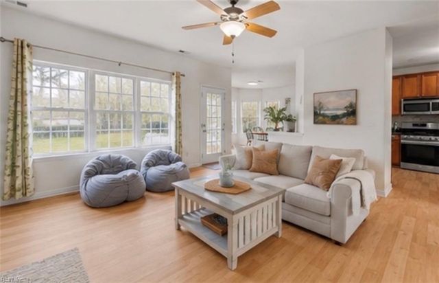 725 Beach RD, Hampton, VA 23664