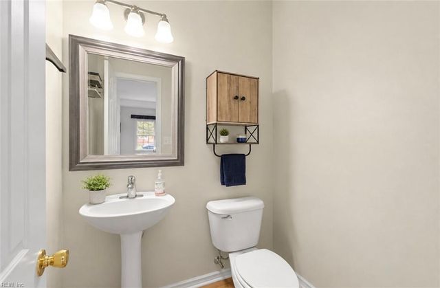 725 Beach RD, Hampton, VA 23664