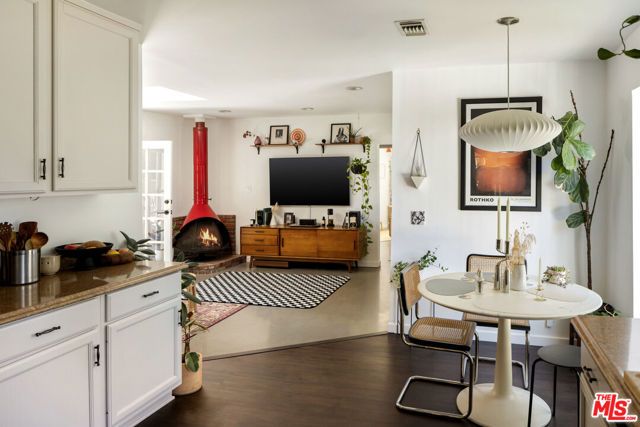 7815 Denivelle Road, Sunland (los Angeles), CA 91040