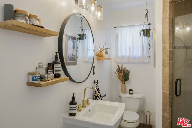 7815 Denivelle Road, Sunland (los Angeles), CA 91040