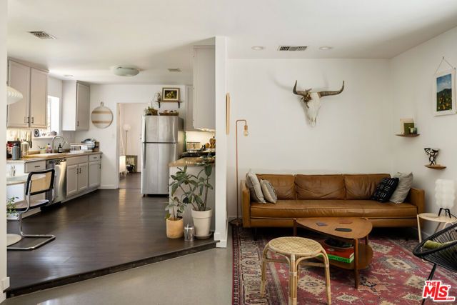 7815 Denivelle Road, Sunland (los Angeles), CA 91040