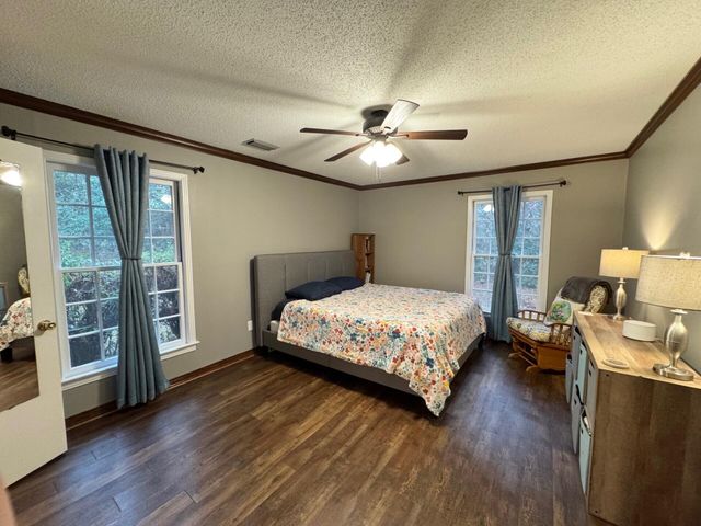 104 Mandalay Dr., Hattiesburg, MS 39402