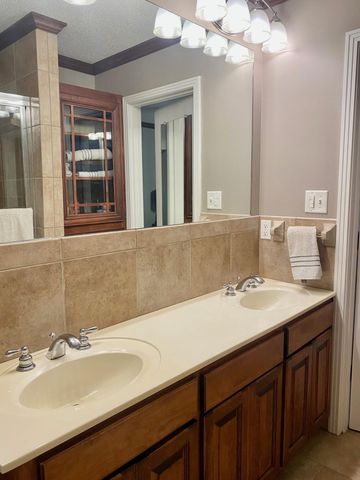 104 Mandalay Dr., Hattiesburg, MS 39402