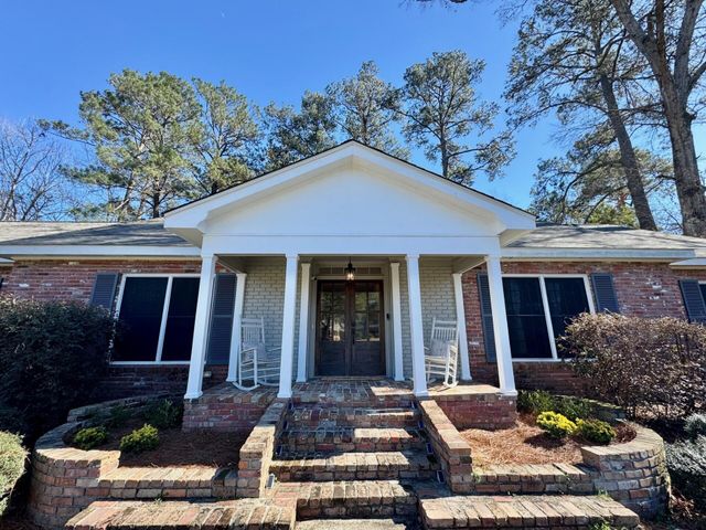 104 Mandalay Dr., Hattiesburg, MS 39402