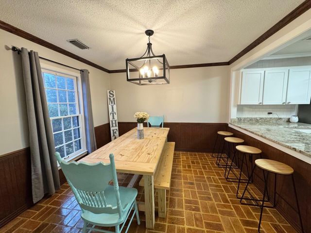 104 Mandalay Dr., Hattiesburg, MS 39402