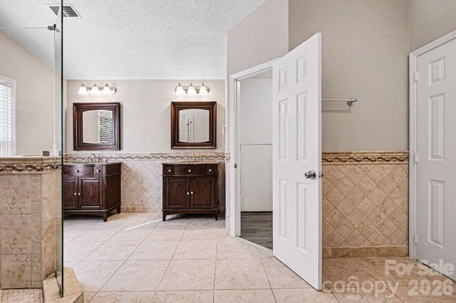 7208 Insdale Court, Charlotte, NC 28269