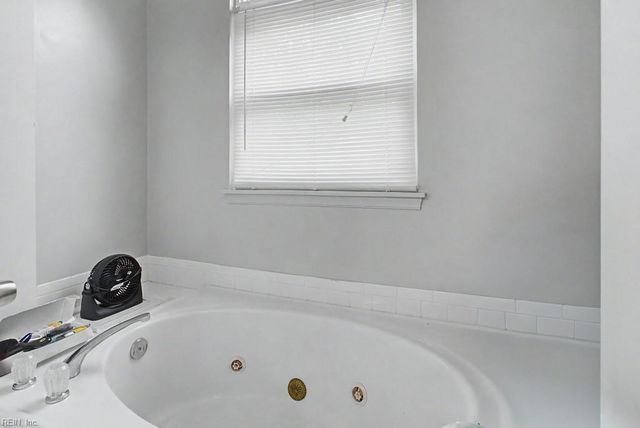 94 Madison CHSE, Hampton, VA 23666