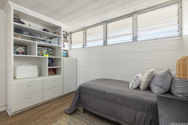 620 Mccully Street 901, Honolulu, HI 96826