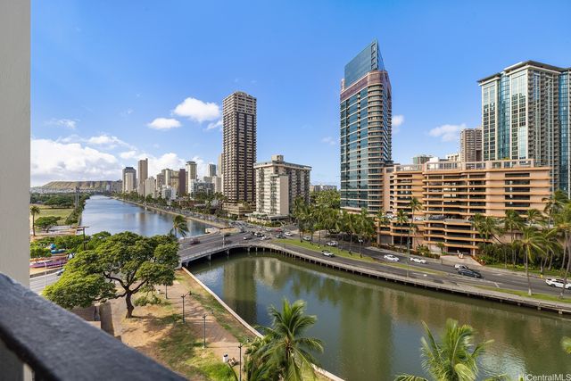 620 Mccully Street 901, Honolulu, HI 96826