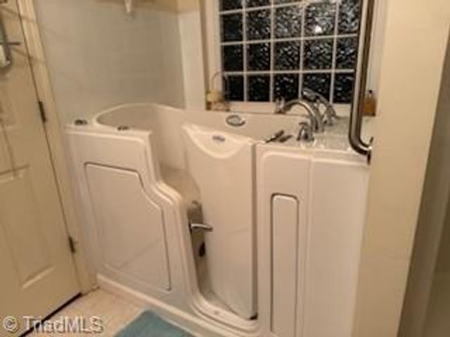 7 Haig Court, Greensboro, NC 27405