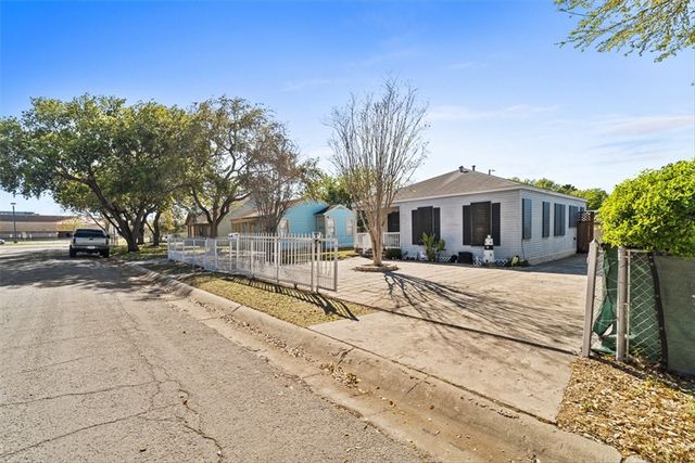 417 Fairmont Dr, Corpus Christi, TX 78408