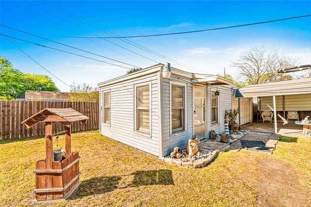 417 Fairmont Dr, Corpus Christi, TX 78408