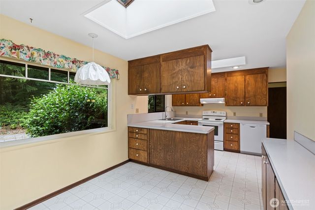 7264 NE Little Harbor Lane, Bainbridge Island, WA 98110