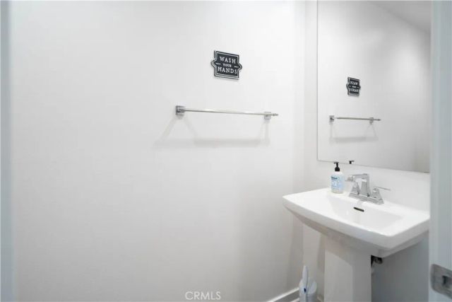 28744 Jardineras, Valencia, CA 91354