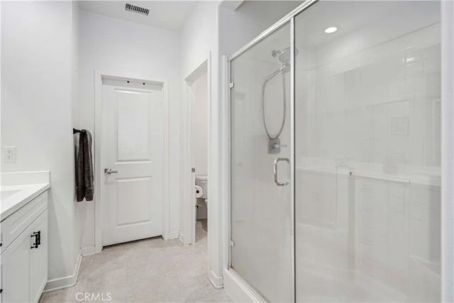 28744 Jardineras, Valencia, CA 91354