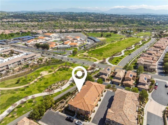 28744 Jardineras, Valencia, CA 91354