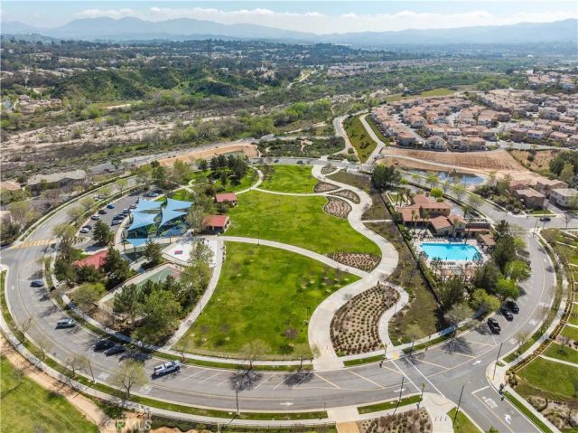 28744 Jardineras, Valencia, CA 91354