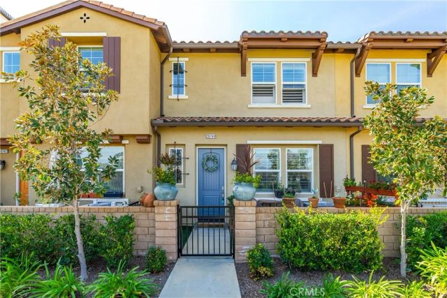 28744 Jardineras, Valencia, CA 91354