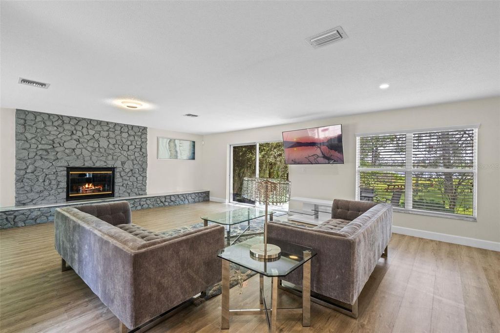 Image 6 of property listing at 7470 LAKE MARSHA DRIVE, Orlando, FL 32819