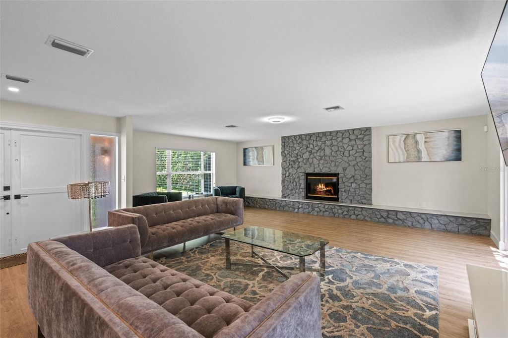 Image 7 of property listing at 7470 LAKE MARSHA DRIVE, Orlando, FL 32819