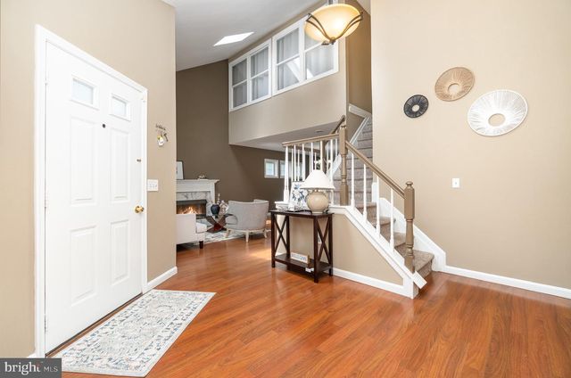 6076 REGENT DR, Harrisburg, PA 17112