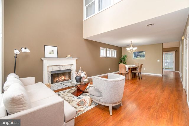 6076 REGENT DR, Harrisburg, PA 17112
