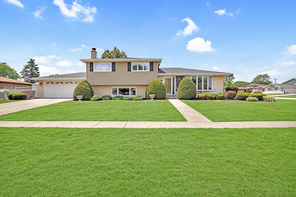 14106 Chestnut Lane, Orland Park, IL 60467