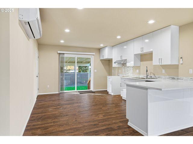 2211 Se 182ND Ave, Portland, OR 97233