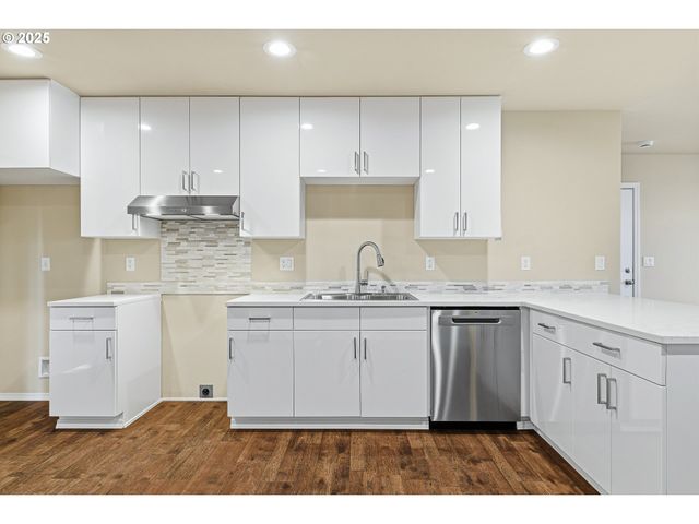 2211 Se 182ND Ave, Portland, OR 97233