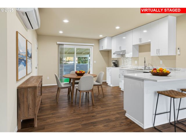2211 Se 182ND Ave, Portland, OR 97233