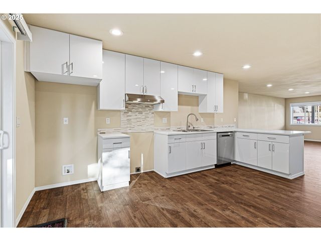 2211 Se 182ND Ave, Portland, OR 97233