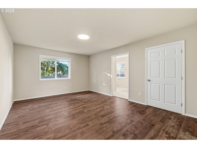 2211 Se 182ND Ave, Portland, OR 97233