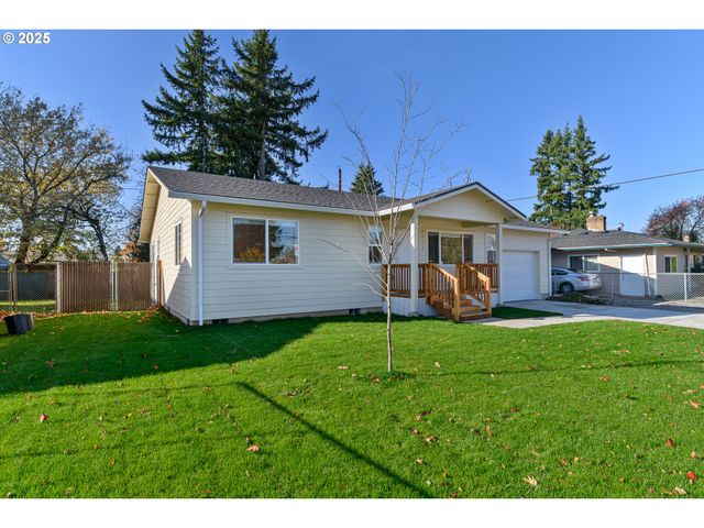 2211 Se 182ND Ave, Portland, OR 97233