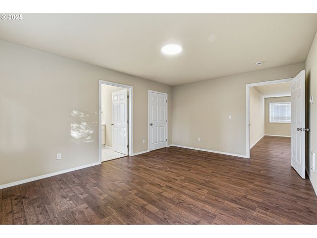 2211 Se 182ND Ave, Portland, OR 97233