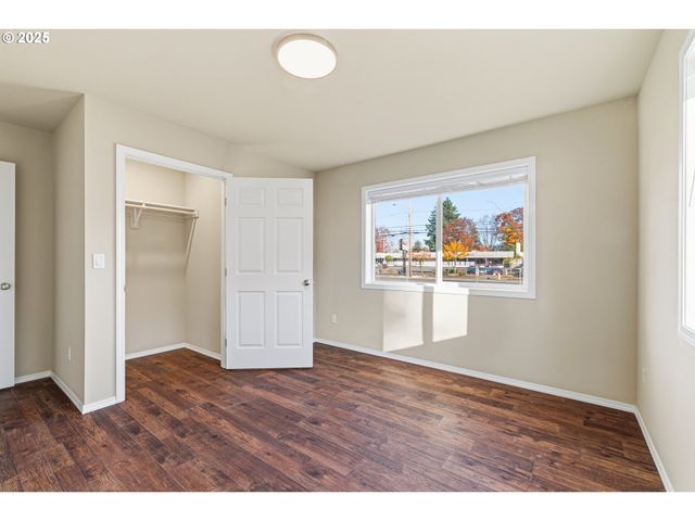 2211 Se 182ND Ave, Portland, OR 97233