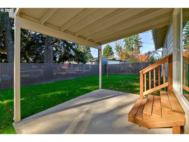 2211 Se 182ND Ave, Portland, OR 97233