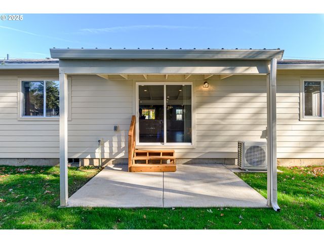 2211 Se 182ND Ave, Portland, OR 97233
