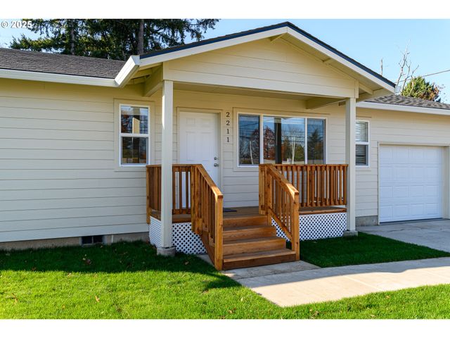 2211 Se 182ND Ave, Portland, OR 97233