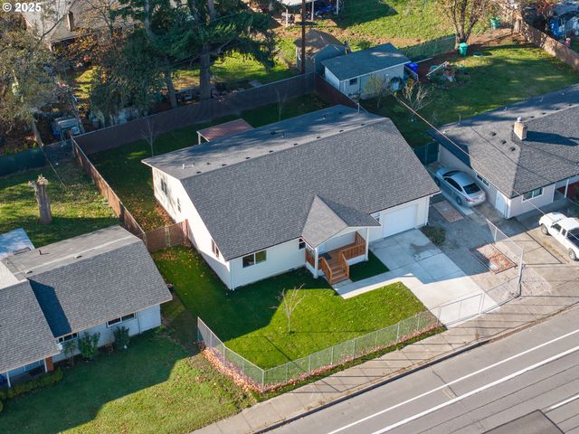 2211 Se 182ND Ave, Portland, OR 97233