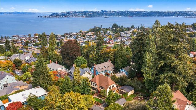 15 Orchard Road, Tacoma, WA 98406