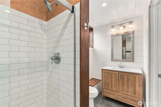 15 Orchard Road, Tacoma, WA 98406