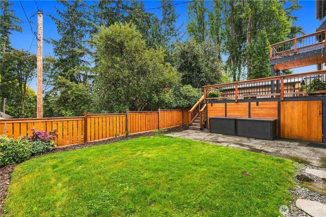 15 Orchard Road, Tacoma, WA 98406