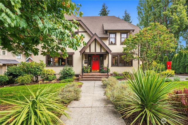 15 Orchard Road, Tacoma, WA 98406