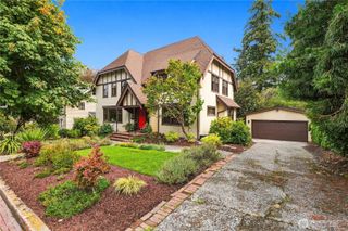 15 Orchard Road, Tacoma, WA 98406