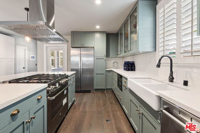 222 N St Andrews Place, Los Angeles, CA 90004